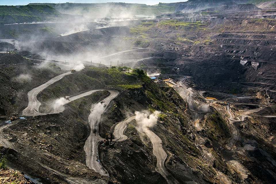 Trên khai trường mỏ than Cọc Sáu - Vinacomin (Quảng Ninh). (Ảnh: Trọng Đạt/TTXVN)
