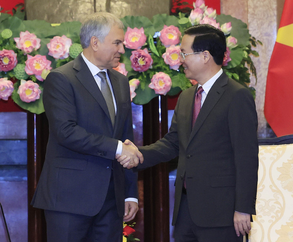 Chủ tịch nước Võ Văn Thưởng tiếp Chủ tịch Duma Quốc gia Nga Vyacheslav Viktorovich Volodin. (Ảnh: Thống Nhất/TTXVN)