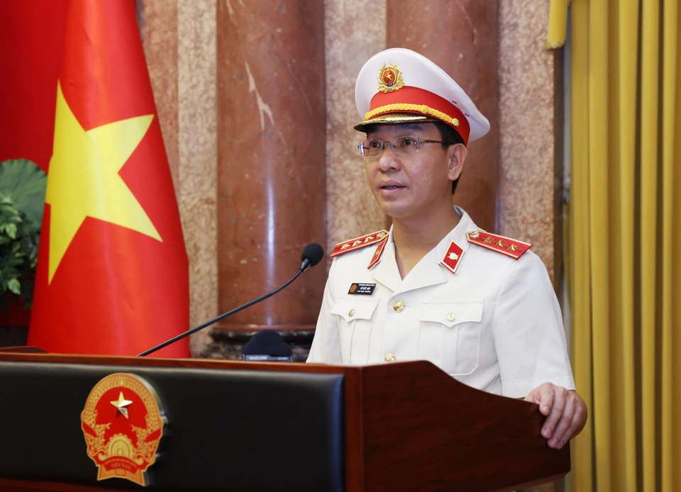 Phó Viện trưởng Viện Kiểm sát Nhân dân Tối cao Hồ Đức Anh phát biểu nhận nhiệm vụ. (Ảnh: Lâm Khánh/TTXVN)