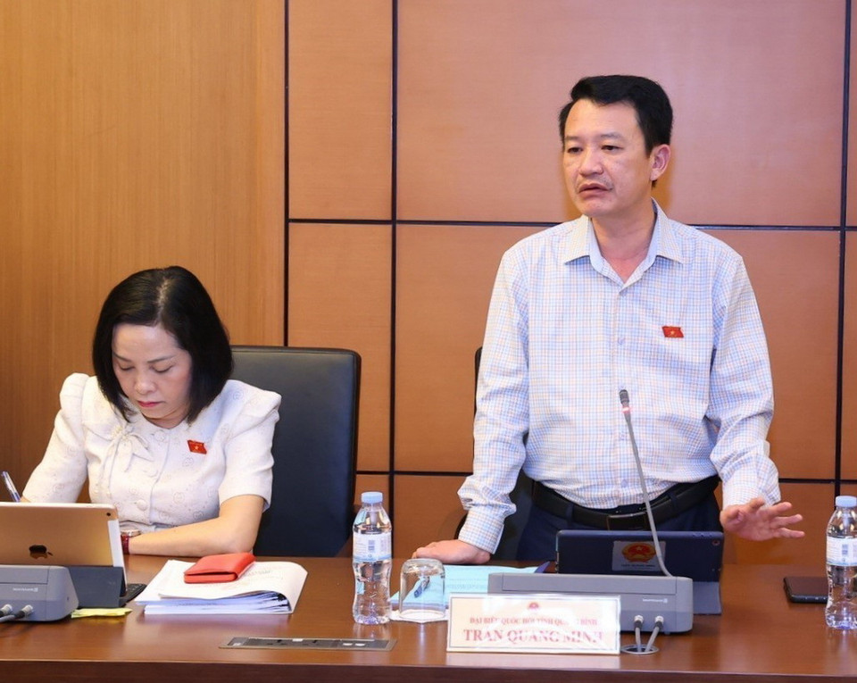 Đại biểu Trần Quang Minh, Đoàn đại biểu Quốc hội tỉnh Quảng Bình phát biểu. (Ảnh: Văn Điệp/TTXVN)