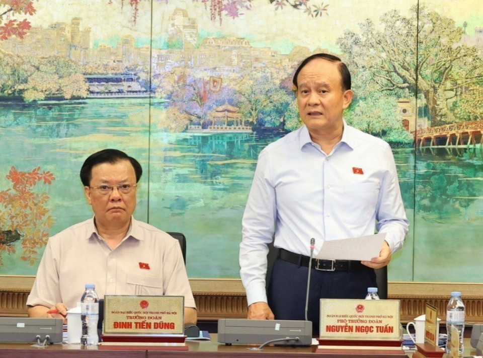 Phó trưởng Đoàn đại biểu Quốc hội thành phố Hà Nội Nguyễn Ngọc Tuấn phát biểu. (Ảnh: Văn Điệp/TTXVN)