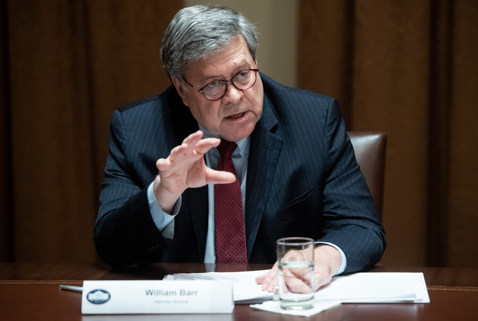 Ngày 1/12/2020, Bộ trưởng Tư pháp Mỹ Bill Barr (trong ảnh) khẳng định không có bằng chứng về gian lận ''mang tính quyết định'' trong cuộc bầu cử Tổng thống hôm 3/11 để có thể đảo ngược chiến thắng của chính khách đảng Dân chủ Joe Biden trước đương kim Tổng thống Donald Trump. (Ảnh: AFP/TTXVN)