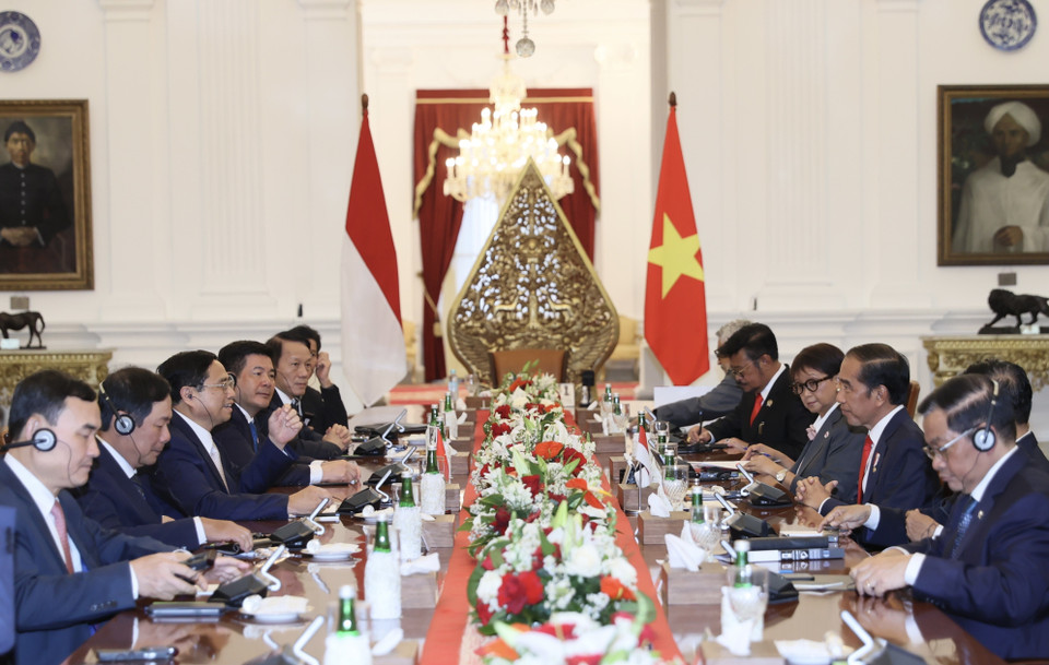 Thủ tướng Phạm Minh Chính hội kiến Tổng thống Indonesia Joko Widodo. (Ảnh: Dương Giang/TTXVN)