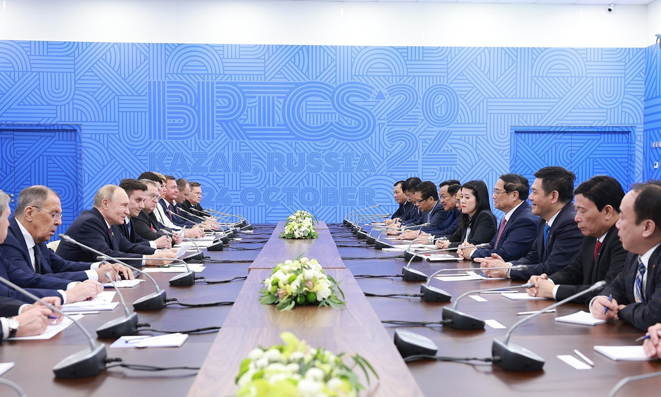 Thủ tướng Phạm Minh Chính gặp Tổng thống Liên bang Nga Vladimir Putin, Chủ tịch Nhóm BRICS năm 2024. (Ảnh: Dương Giang/TTXVN)