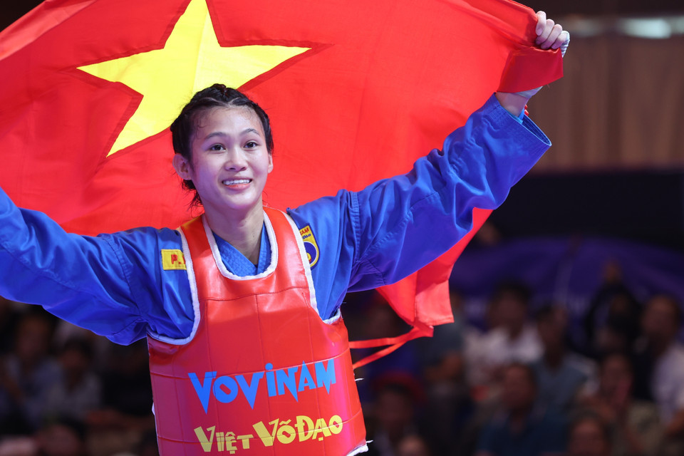 Ở môn Vovinam, vận động viên Đỗ Phương Thảo giành huy chương Vàng nội dung đối kháng, hạng cân 60kg nữ. (Ảnh: Hoàng Linh/TTXVN)