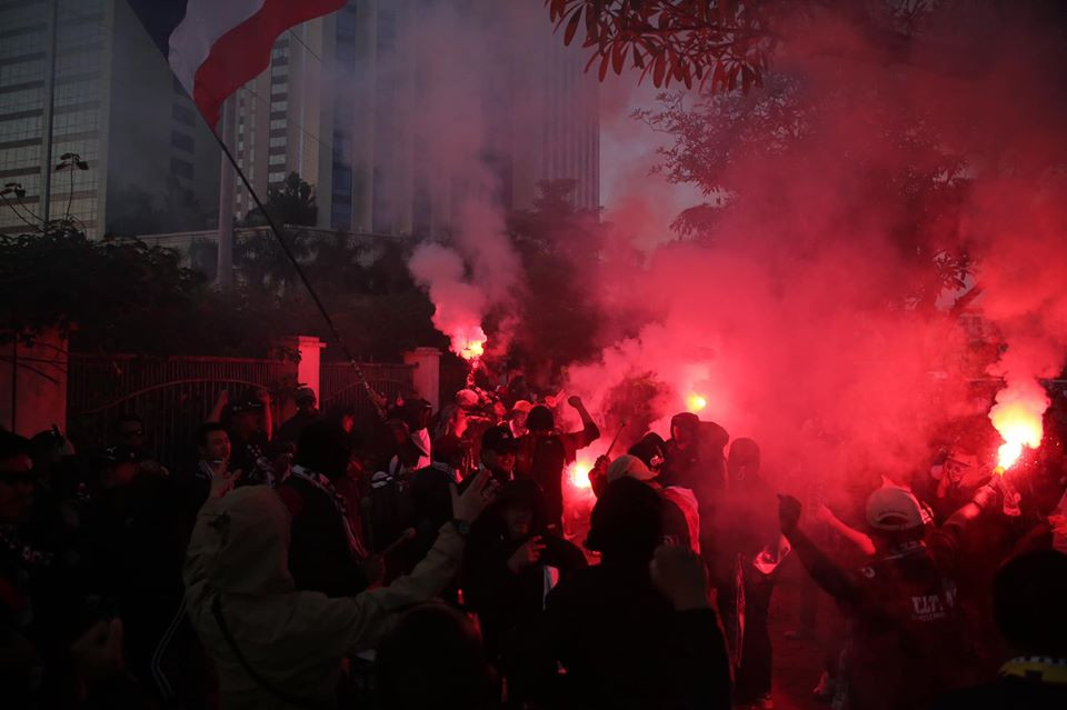 "Việt Nam chiến thắng!"...