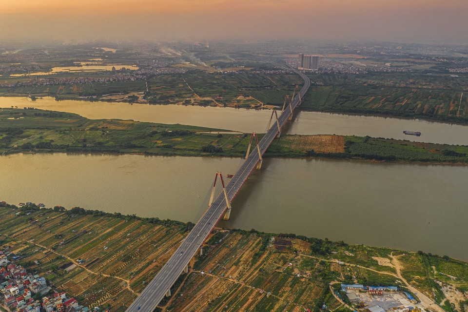 Cầu Nhật Tân không chỉ có ý nghĩa lớn về kinh tế mà còn có ý nghĩa chính trị, xã hội trong mối quan hệ hợp tác giữa Việt Nam và Nhật Bản. (Ảnh: Phạm Tuấn Anh/TTXVN)