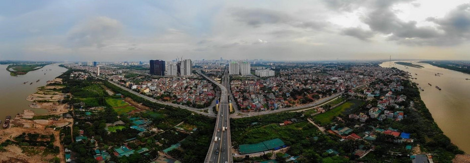 Cầu Thăng Long được xem là công trình thế kỷ của tình hữu nghị Việt Xô sau 11 năm thi công (1974-1985) đồng thời là cây cầu có quy mô lớn vào loại bậc nhất Việt Nam và vùng Đông Nam Á thời điểm đó. (Ảnh: Phạm Tuấn Anh/TTXVN)