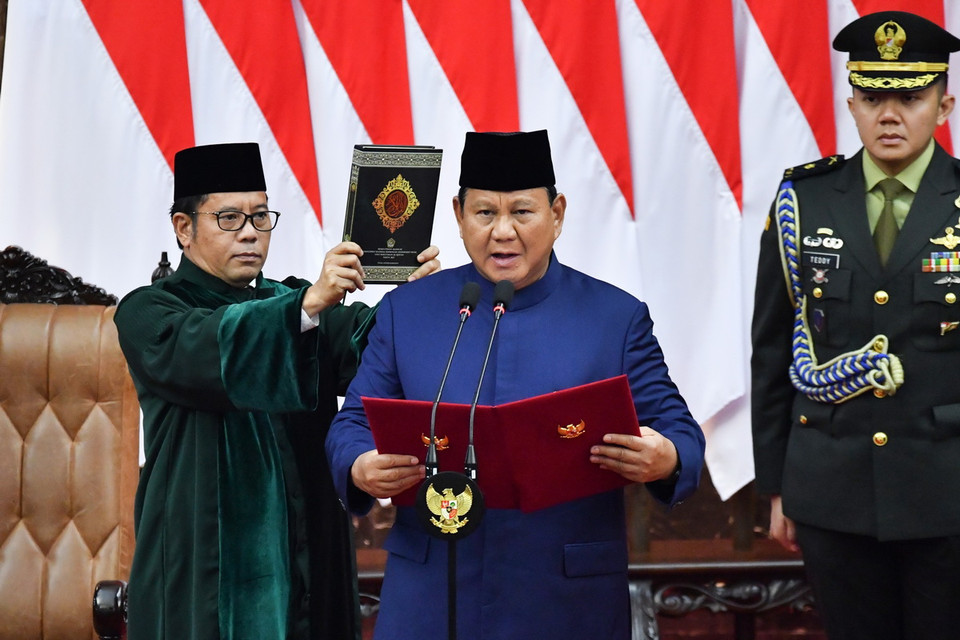 Tổng thống Prabowo Subianto tuyên thệ tại lễ nhậm chức. (Ảnh: TTXVN phát)