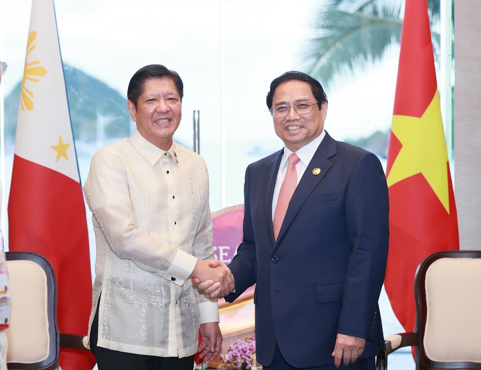 Thủ tướng Phạm Minh Chính gặp Thủ tướng Phạm Minh Chính gặp Tổng thống Philippines Ferdinand Romualdez Marcos Jr. nhân dịp sang dự Hội nghị cấp cao ASEAN lần thứ 42 tại Labuan Bajo, Indonesia. (Ảnh: Dương Giang/TTXVN)