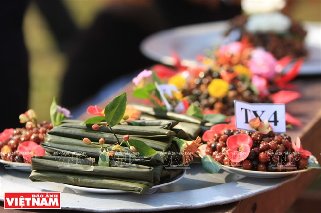 Theo quan niệm của người dân xứ Thanh, mâm bánh nhãn, bánh răng bừa dâng lên Thành hoàng làng, tổ tiên trong ngày Xuân thể hiện khát vọng no ấm của cư dân nông nghiệp lúa nước.