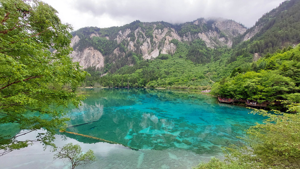 Khu bảo tồn thiên nhiên quốc gia Cửu Trại Câu ở tỉnh Tứ Xuyên, là một trong những điểm du lịch nổi tiếng hàng đầu Trung Quốc. (Ảnh: Tiến Trung-Thành Dương/Vietnam+)