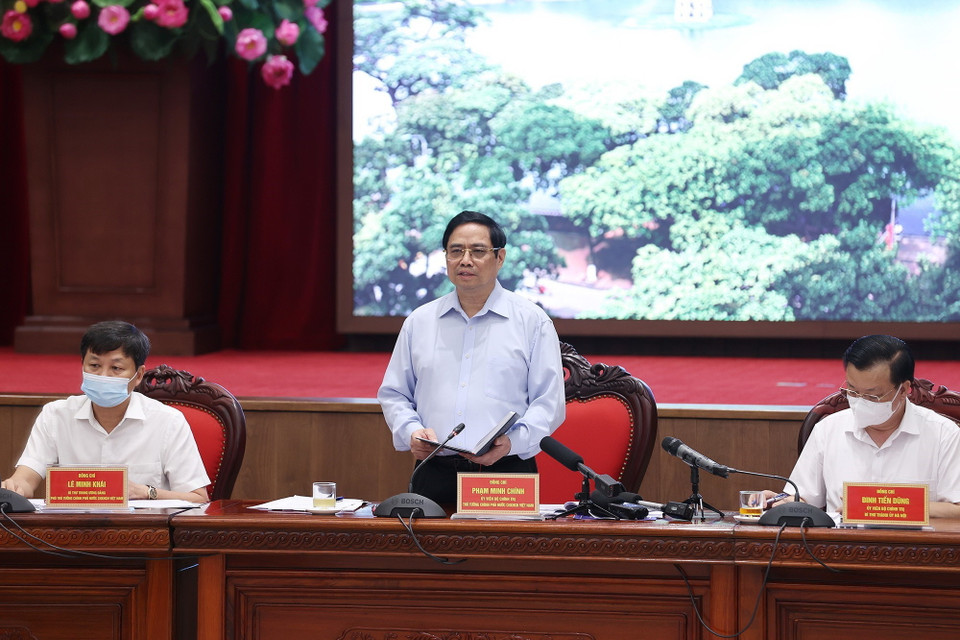 Theo Thủ tướng, thành phố chưa có đột phá về phát triển kinh tế, nhất là phát triển theo chiều sâu; chuyển đổi số cần đầu tư, phát triển hiệu quả hơn nữa... (Ảnh: Dương Giang/TTXVN)