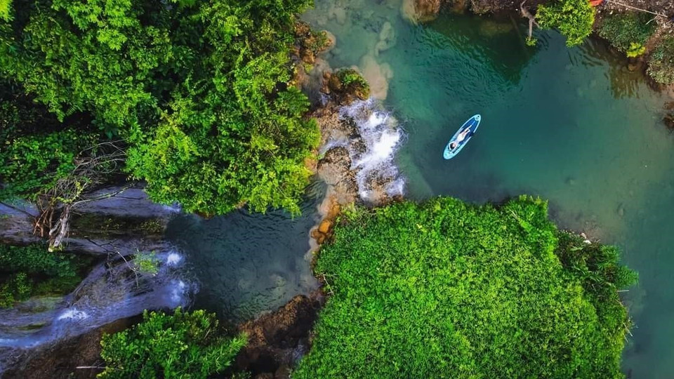 Thác Bản Sằm, xã Lương Thiện, huyện Quảng Hòa. (Ảnh: TTXVN phát)