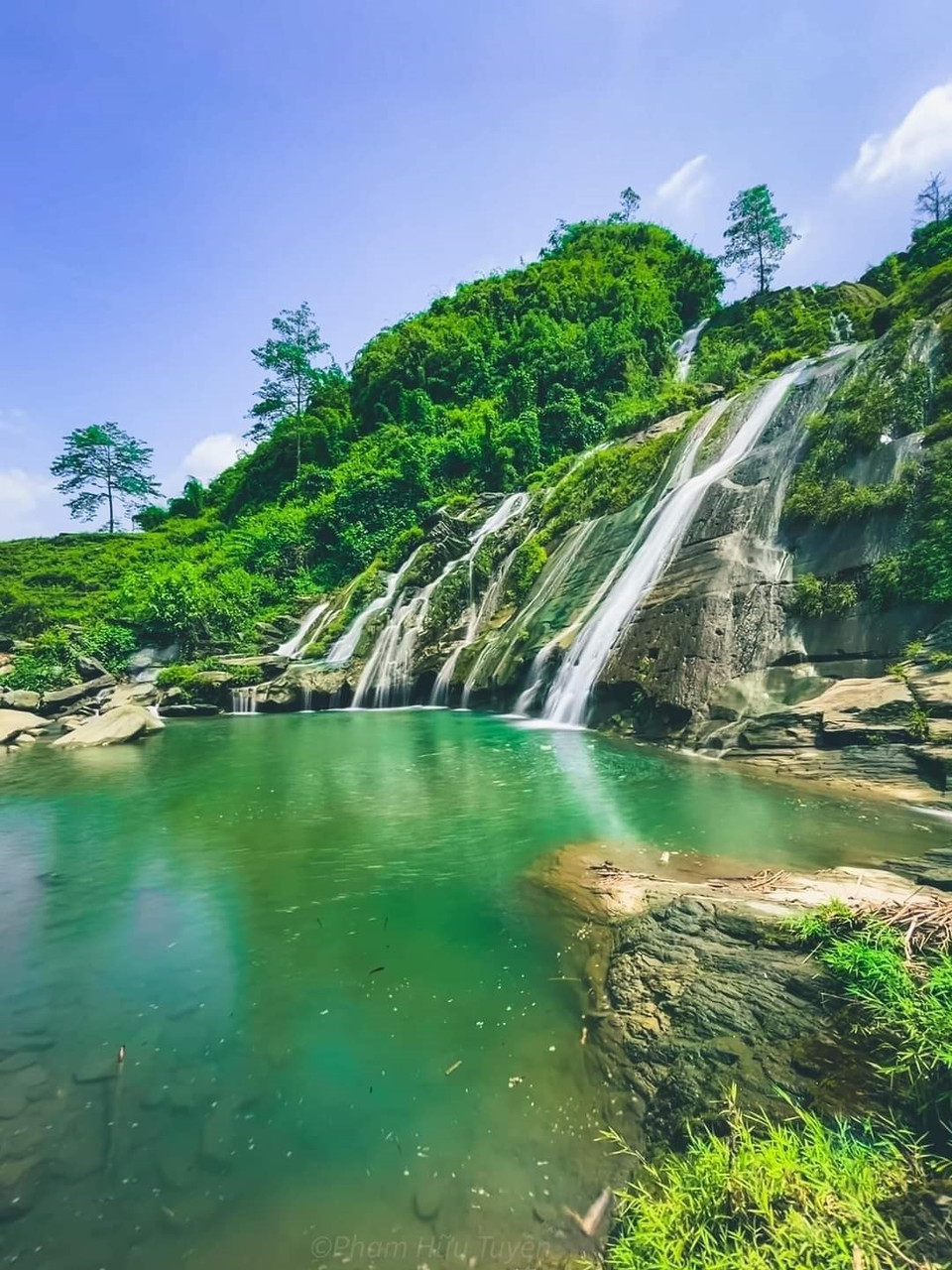 Thác nước ở xã Thái Học, huyện Bảo Lâm. (Ảnh: TTXVN phát)