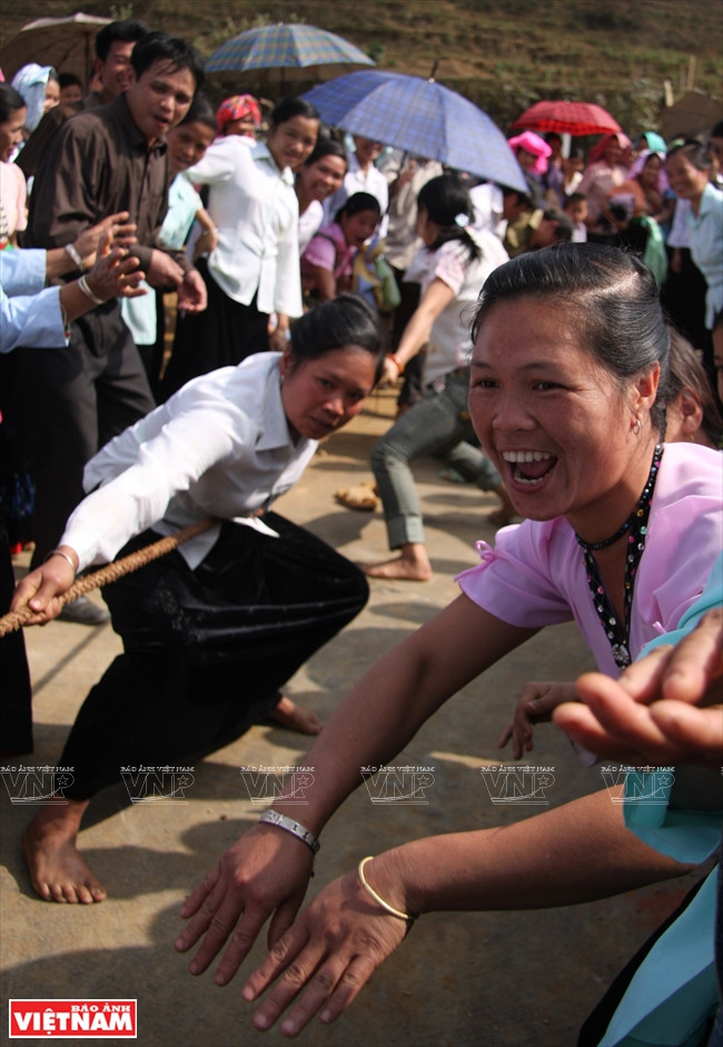 Thông thường, ở mỗi bản của người Thái, người Lự, người Mông, người Dao đều thành lập những đội kéo co để tham dự ngày hội.