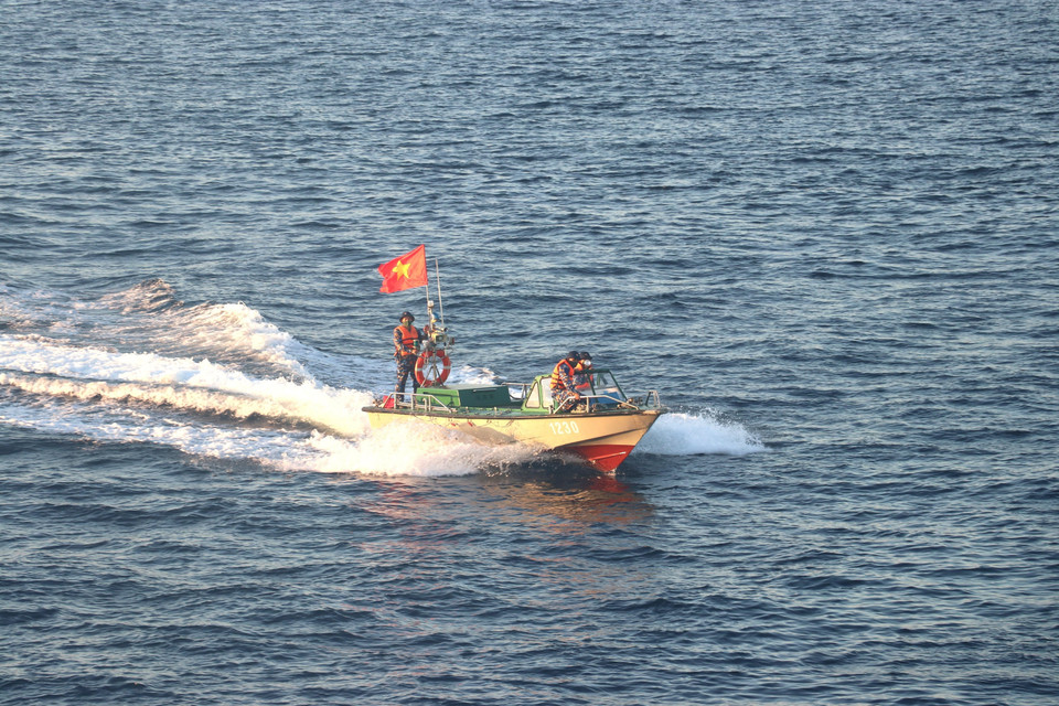 Xuồng CQ trên các điểm đảo được trang bị đầy đủ góp phần giúp bộ đội Trường Sa di chuyển và ứng cứu khi có cứu hộ, cứu nạn. (Ảnh: Viết Tôn/TTXVN)