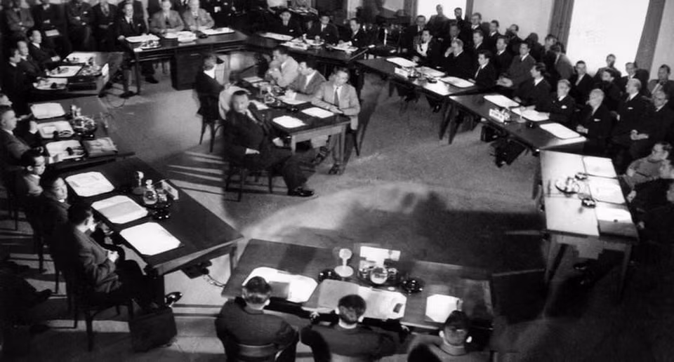 Tin về Chiến thắng Điện Biên Phủ của quân đội Việt Nam chiều 7/5/1954 được truyền đến Geneva và ngay sáng sớm ngày 8/5 (giờ Geneva), vấn đề Đông Dương chính thức được đưa lên bàn nghị sự. (Ảnh: Tư liệu TTXVN)