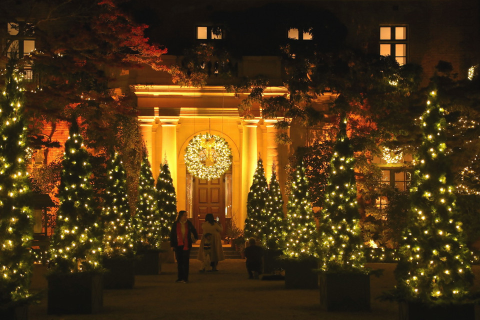 Trang hoàng đón Giáng sinh tại Woodside, California, Mỹ. (Ảnh: THX/TTXVN)