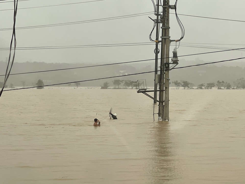 Mưa lớn khiến nước lũ dâng cao. (Ảnh: Thanh Thủy/TTXVN)