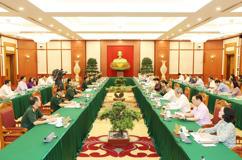 Toàn cảnh buổi làm việc của tập thể Bộ Chính trị với Ban Thường vụ Quân ủy Trung ương. (Ảnh: Trí Dũng/TTXVN)
