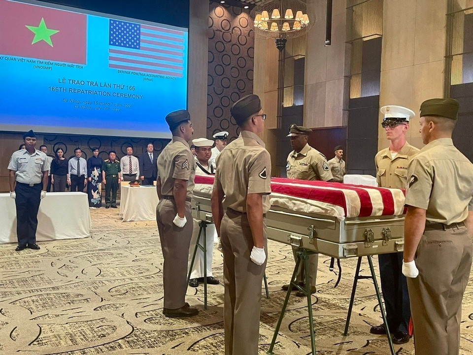 Lễ hồi hương hài cốt quân nhân Hoa Kỳ mất tích trong chiến tranh ở Việt Nam (MIA) lần thứ 166 được tổ chức tại Đà Nẵng (2024). (Ảnh: TTXVN phát)