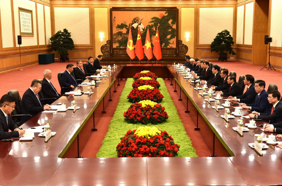 Chiều 11/10, Đồng chí Lương Cường cùng đoàn công tác Đảng Cộng sản Việt Nam hội kiến Tổng Bí thư, Chủ tịch nước Trung Quốc Tập Cận Bình cùng các lãnh đạo cấp cao Đảng Cộng sản Trung Quốc. (Ảnh: Thành Dương/TTXVN)