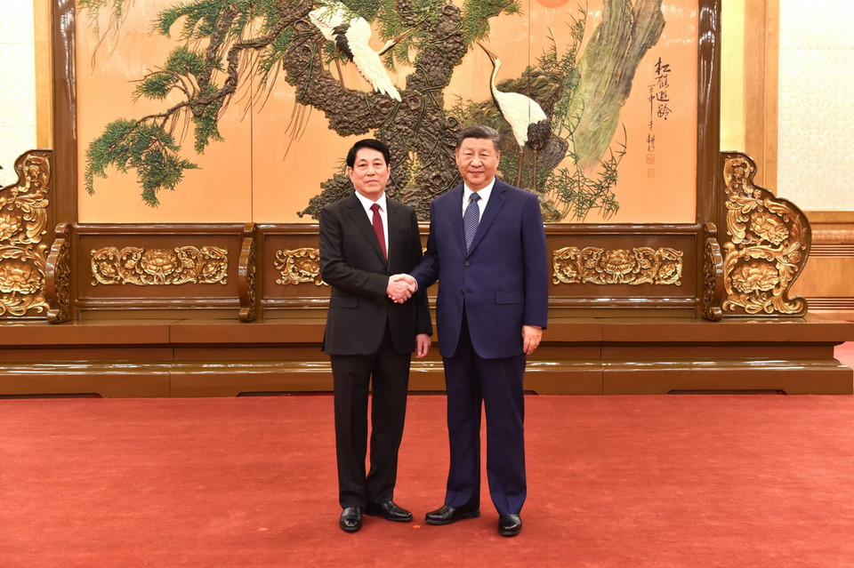 Tổng Bí thư, Chủ tịch nước Trung Quốc Tập Cận Bình tiếp đồng chí Lương Cường cùng đoàn công tác Đảng Cộng sản Việt Nam. (Ảnh: Thành Dương/TTXVN)