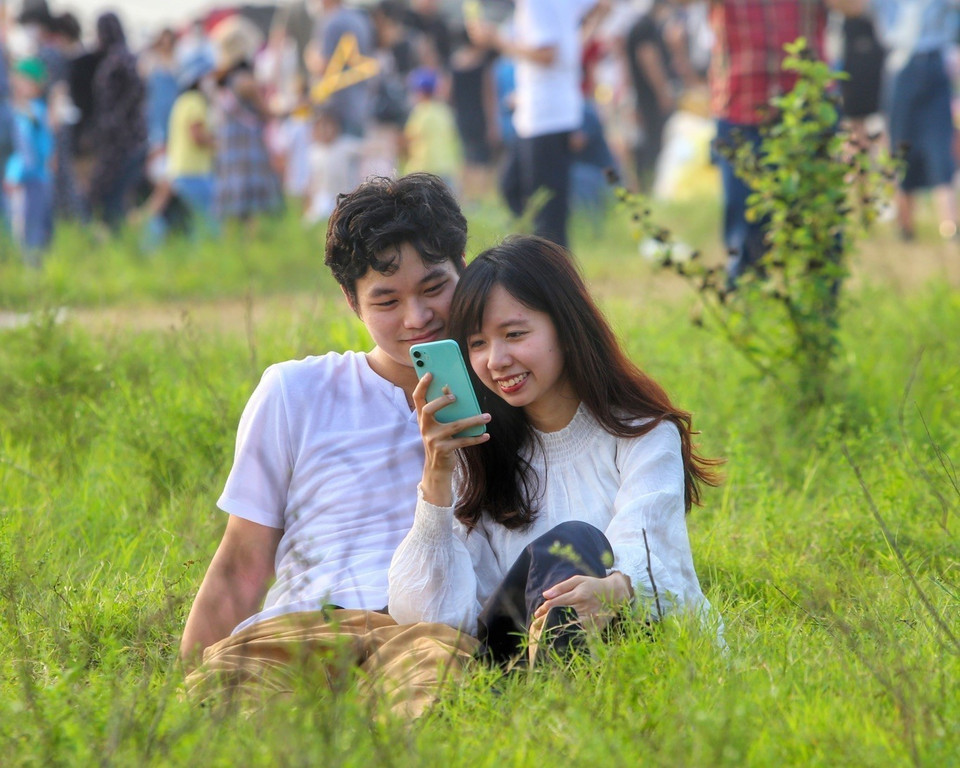 Đây cũng là điểm hẹn hò lý tưởng của các bạn trẻ. (Ảnh: Tuấn Đức/TTXVN)