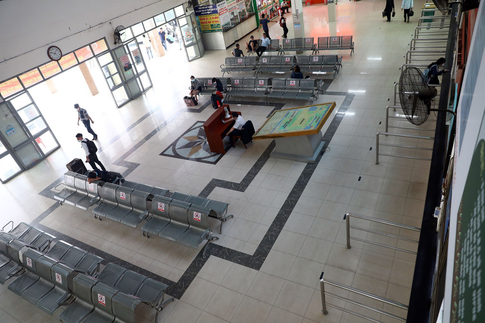 Khu vực phòng chờ tại bến xe Mỹ Đình vắng vẻ. (Ảnh: Huy Hùng/TTXVN)