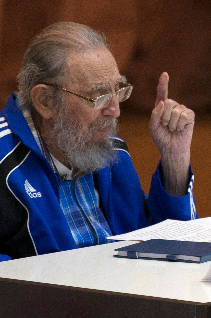 Lãnh tụ Cuba Fidel Castro phát biểu tại phiên bế mạc Đại hội đại biểu toàn quốc Đảng Cộng sản Cuba lần thứ VII, ở La Habana ngày 19/4. (Nguồn: THX/TTXVN)