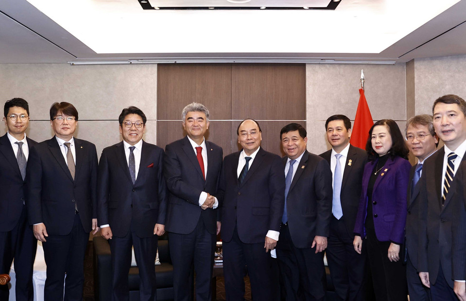 Chủ tịch nước Nguyễn Xuân Phúc tiếp Chủ tịch Công ty Daewoo E&amp;C. (Ảnh: Thống Nhất/TTXVN)