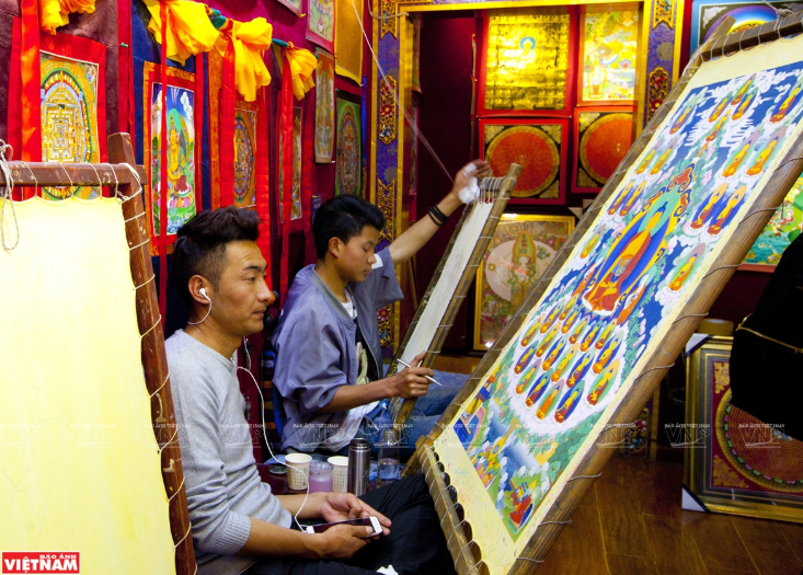 Những bức ảnh Thangka được họa sỹ khéo léo thể hiện.