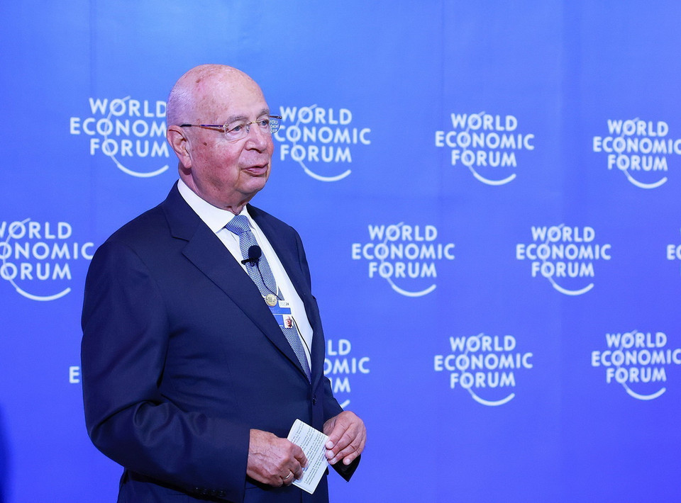 Nhà sáng lập kiêm Chủ tịch điều hành Diễn đàn Kinh tế thế giới (WEF) Klaus Schwab phát biểu. (Ảnh: Dương Giang/TTXVN)