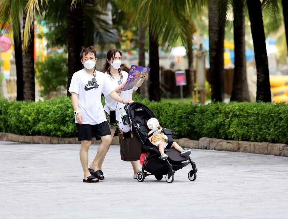 Khách quốc tế tham quan du lịch tại Phú Quốc. (Ảnh: Hồng Đạt/TTXVN)