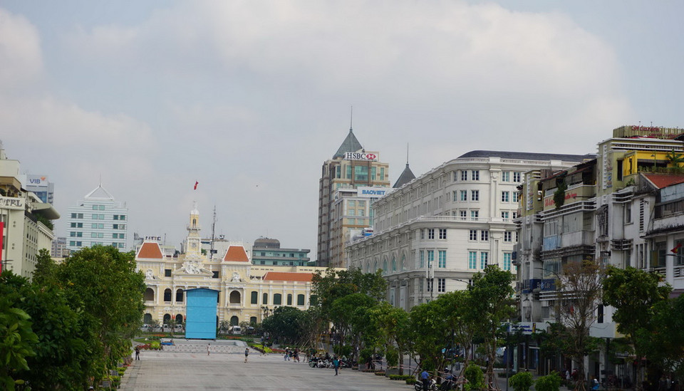 Từ sáng 29/4, Sở Giao thông Vận tải Thành phố Hồ Chí Minh đưa vào hoạt động khu vực đi bộ trên đường Nguyễn Huệ. (Ảnh: Lưu Đạt/Vietnam+)