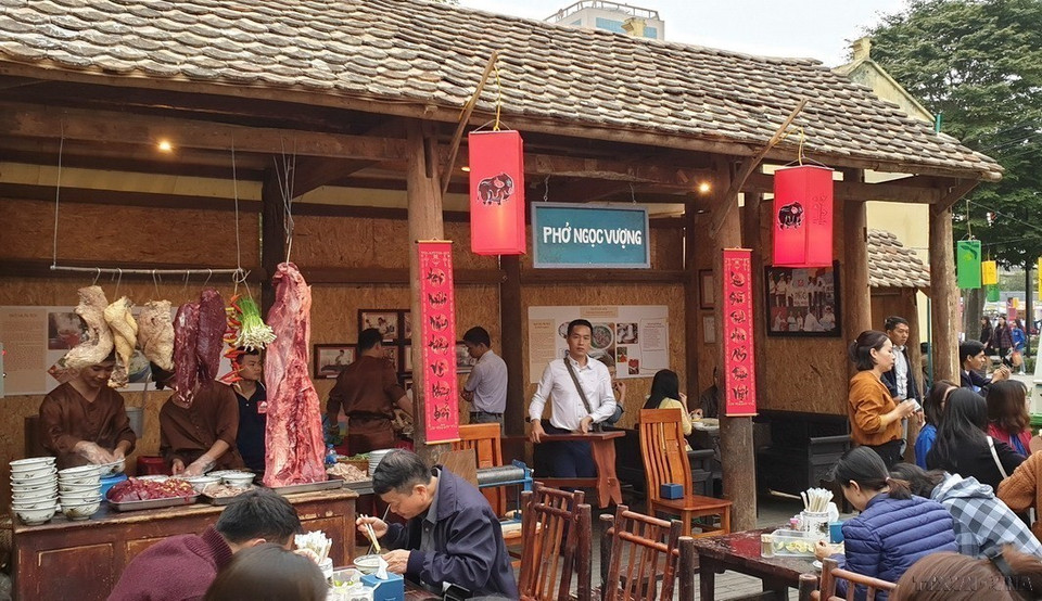 Phở là thức quà không thể thiếu trong đời sống ẩm thực của người Việt Nam. (Ảnh: Ngọc Liên/TTXVN)