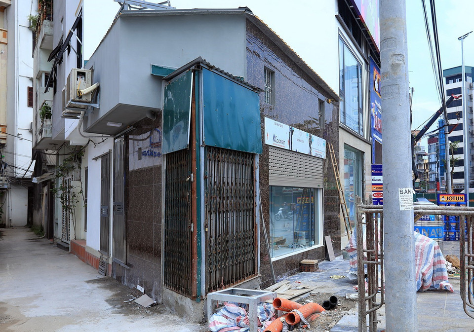 Những ngôi nhà mang hình thù kỳ dị. (Ảnh: Phan Tuấn Anh/TTXVN)