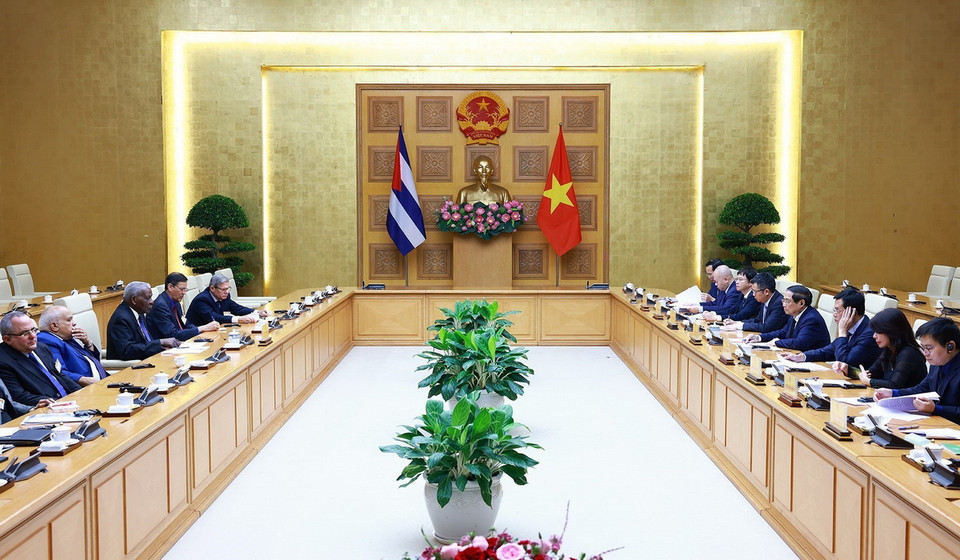 Thủ tướng Phạm Minh Chính tiếp Chủ tịch Quốc hội Cuba Esteban Lazo Hernandez. (Ảnh: Dương Giang/TTXVN)