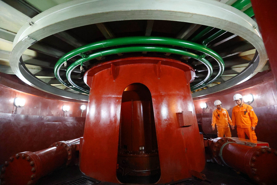 Khu vực gian turbine tổ máy số 2 của Nhà máy Thủy điện Trị An. (Ảnh: Huy Hùng/TTXVN)