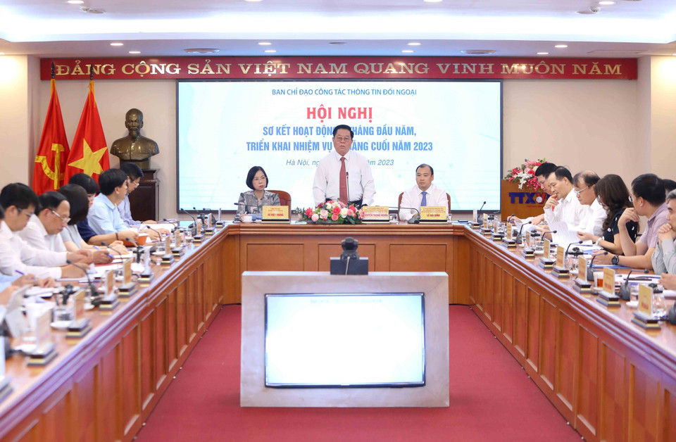 Ông Nguyễn Trọng Nghĩa, Bí thư Trung ương Đảng, Trưởng Ban Tuyên giáo Trung ương, Trưởng Ban Chỉ đạo Công tác Thông tin Đối ngoại phát biểu chỉ đạo. (Ảnh: An Đăng/TTXVN