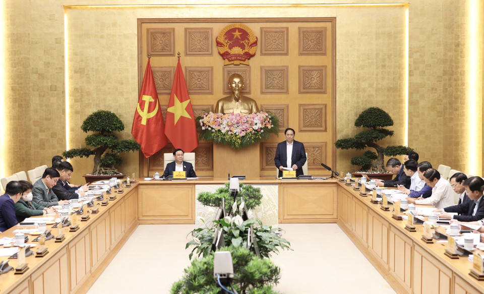 Chiều ngày 21/4, tại Hà Nội, Ủy viên Bộ Chính trị, Bí thư Ban cán sự Đảng Chính phủ, Thủ tướng Chính phủ Phạm Minh Chính và Ủy viên Bộ Chính trị, Bí thư Đảng đoàn Quốc hội, Chủ tịch Quốc hội Vương Đình Huệ chủ trì cuộc họp giữa Ban Cán sự Đảng Chính phủ và Đảng đoàn Quốc hội về một số nội dung liên quan đến chuyên đề giám sát việc thực hiện chính sách, pháp luật và công tác quy hoạch. (Ảnh: Dương Giang/TTXVN)