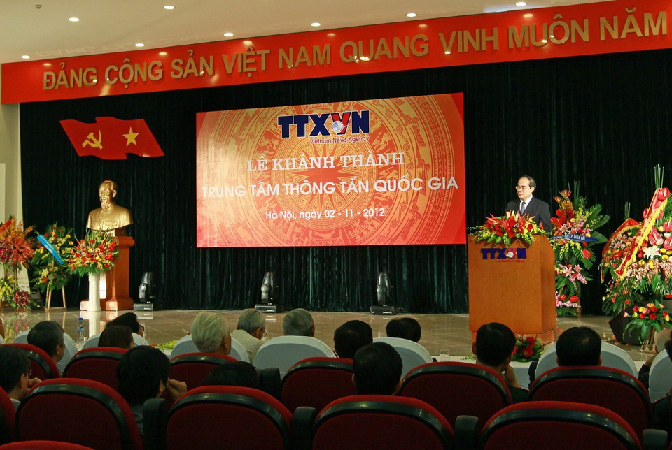 Phó Thủ tướng Nguyễn Thiện Nhân đến dự và phát biểu tại Lễ khánh thành Trung tâm thông tấn Quốc gia (Số 5, Lý Thường Kiệt, Hà Nội), ngày 2/11/2012. (Ảnh: Doãn Tấn/TTXVN)