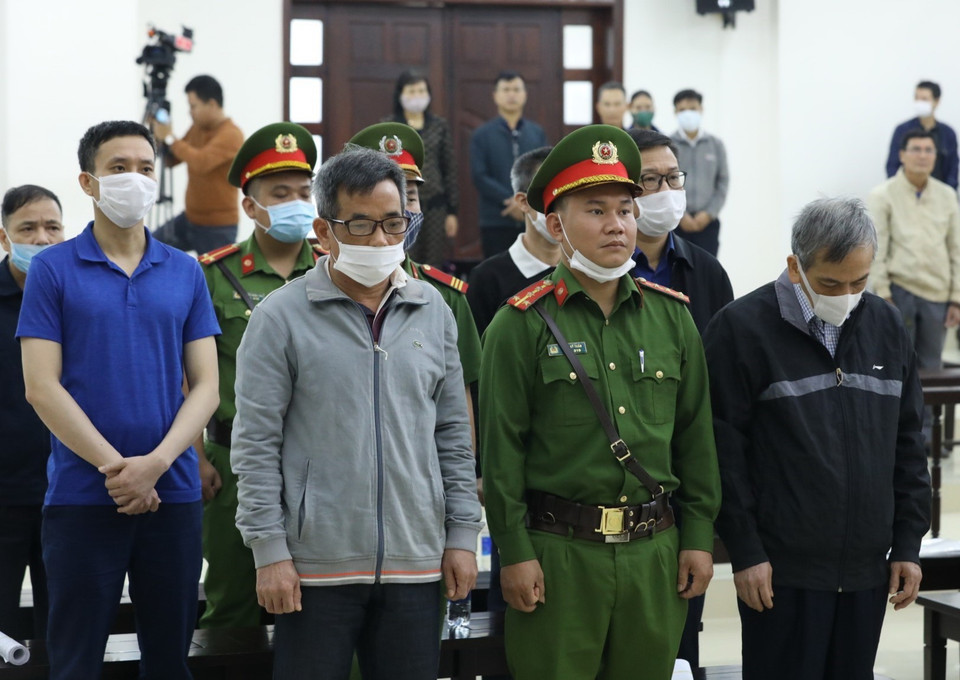 Các bị cáo tại phiên tòa. (Ảnh: Văn Điệp/TTXVN)