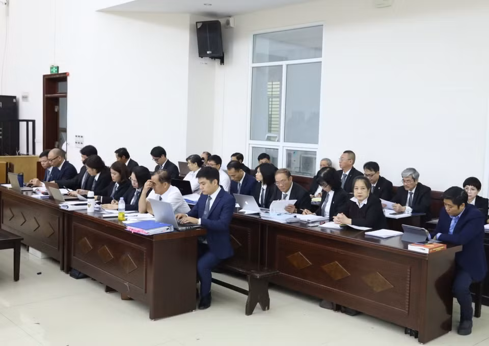 Luật sư bào chữa cho các bị cáo tại phiên tòa. (Ảnh: Văn Điệp/TTXVN)
