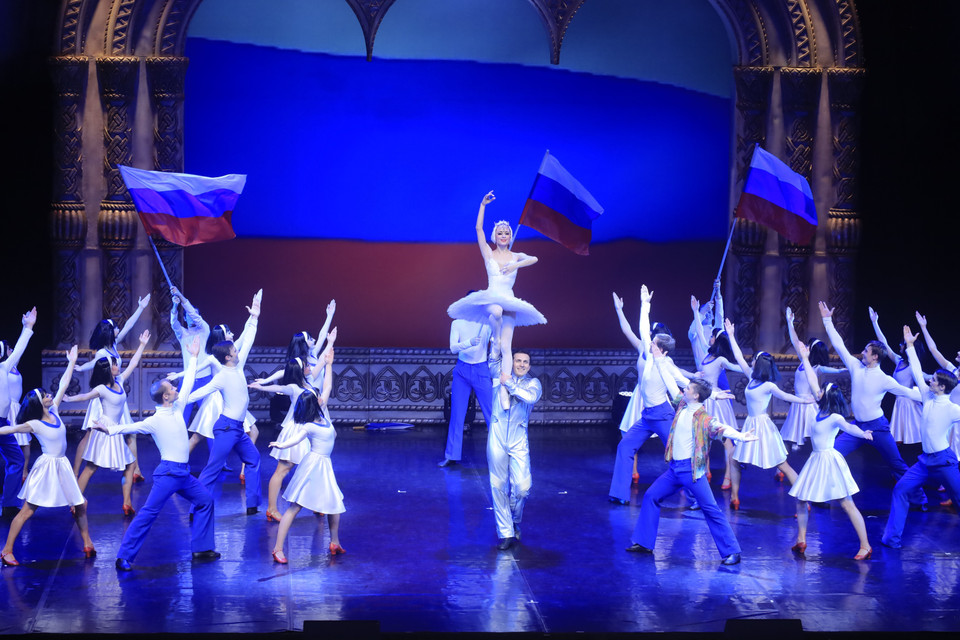 Nhân dịp kỷ niệm 30 năm thành lập (1990-2021), Nhà hát ballet quốc gia Kostroma công chiếu vở kịch hoành tráng mang tên ''Dân tộc Nga''. Trong ảnh: Vở diễn hoành tráng nhân kỷ niệm 30 năm thành lập nhà hát ballet quốc gia Kostroma. (Ảnh: Trần Hiếu/TTXVN)