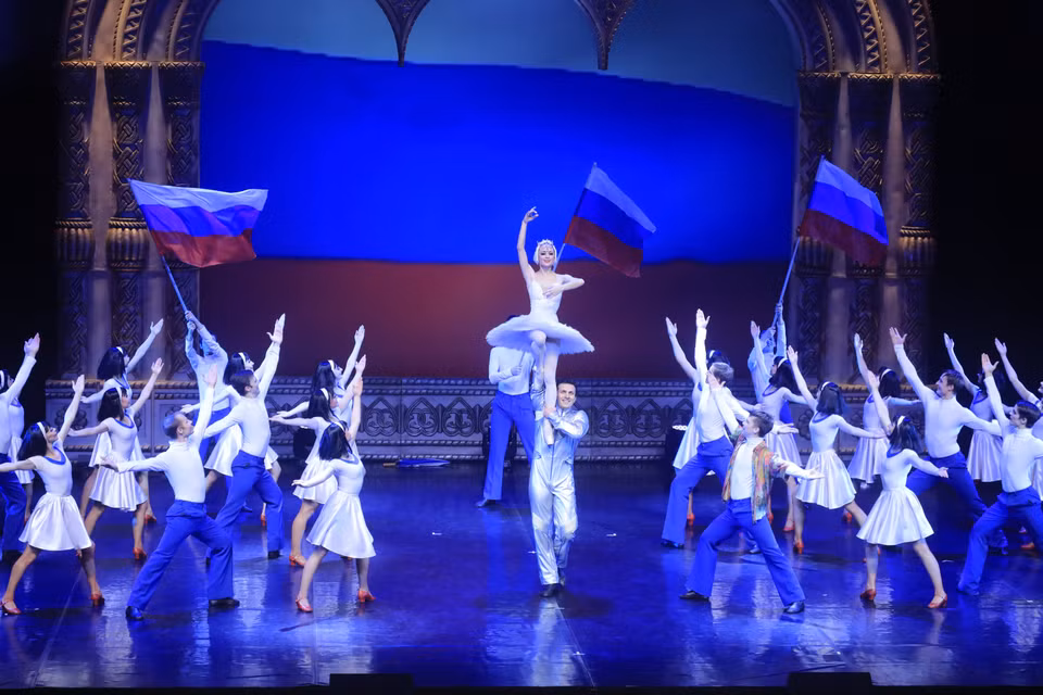 Nhân dịp kỷ niệm 30 năm thành lập (1990-2021), Nhà hát ballet quốc gia Kostroma công chiếu vở kịch hoành tráng mang tên ''Dân tộc Nga''. Trong ảnh: Vở diễn hoành tráng nhân kỷ niệm 30 năm thành lập nhà hát ballet quốc gia Kostroma. (Ảnh: Trần Hiếu/TTXVN)