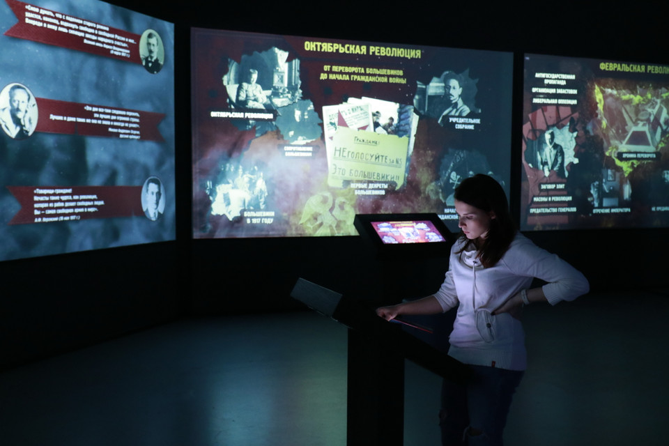 Bảo tàng ''Nước Nga - Lịch sử của tôi'' có hơn 900 thiết bị đa phương tiện và hỗ trợ tương tác 3D giới thiệu về toàn bộ lịch sử đất nước Nga từ thời cổ đại đến hiện đại. (Ảnh: Trần Hiếu/TTXVN)