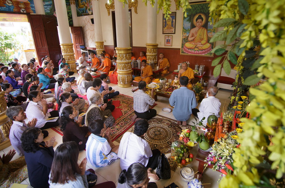 Lễ cầu siêu diễn ra tại chùa Khmer Pitu Khôsa Răngsây (phường An Cư, quận Ninh Kiều, thành phố Cần Thơ). (Ảnh: Duy Khương/TTXVN)