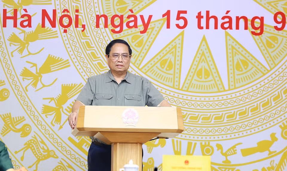 Thủ tướng Phạm Minh Chính chủ trì Hội nghị Thường trực Chính phủ với các địa phương về khắc phục hậu quả cơn bão số 3. (Ảnh: Dương Giang/TTXVN)